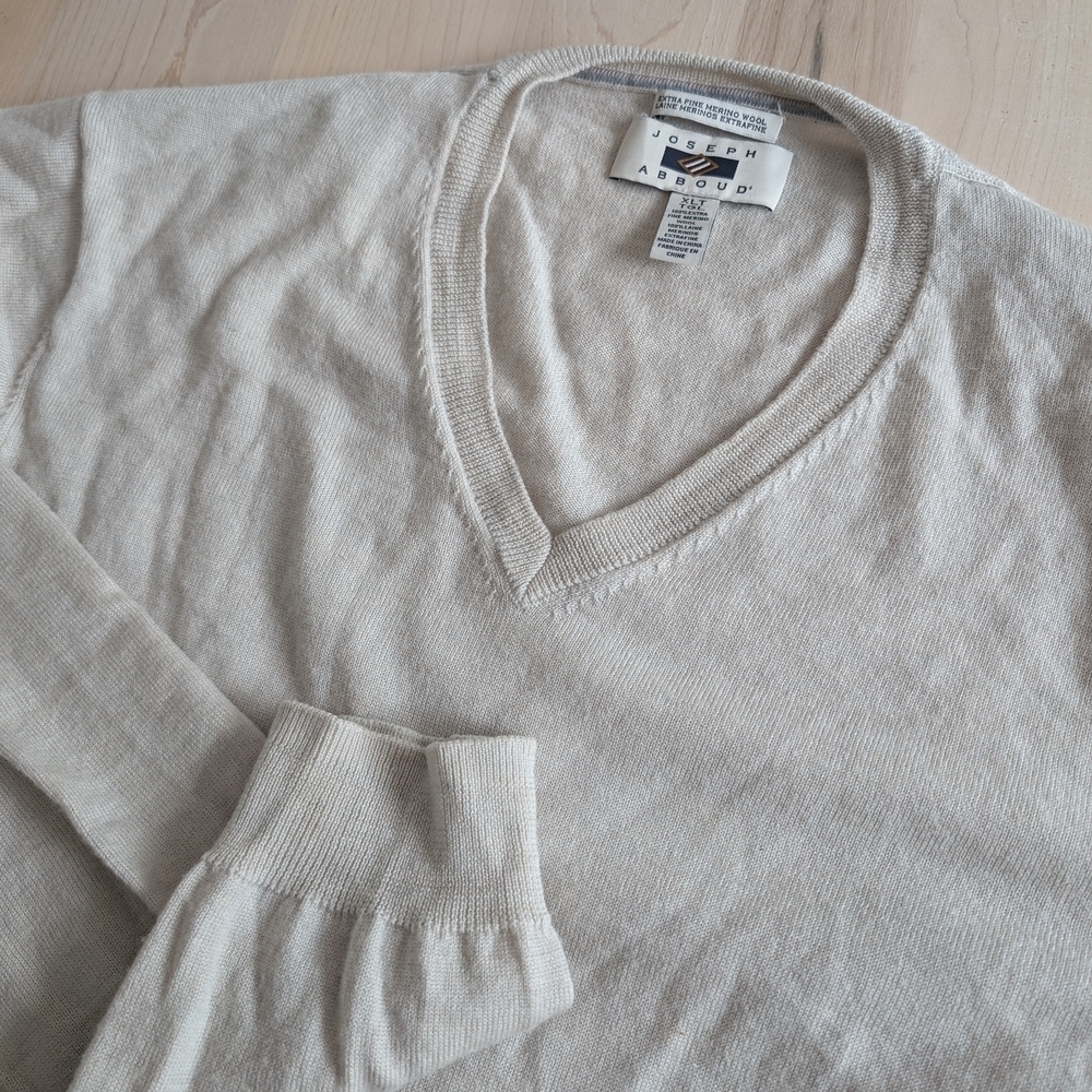 Joseph Abboud Cream V-Neck Sweater Soft Knit Timeless